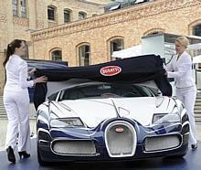 Als weltweit erstes Automobil ist das Unikat des Bugatti Veyron Grand Sport sowohl an der Karosserie als auch im Innenraum mit Elementen aus hochwertigem Porzellan ausgestattet. Foto: Auto-Reporter.NET